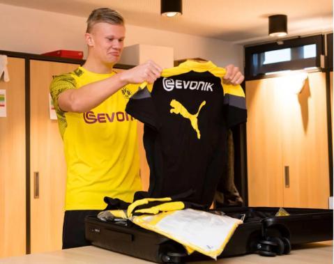 TA：西汉姆联希望1月签下狼队前锋拉尔森，顶替菲尔克鲁格（TA称：西汉姆联计划一月从狼队引进拉尔森，以取代菲尔克鲁格）