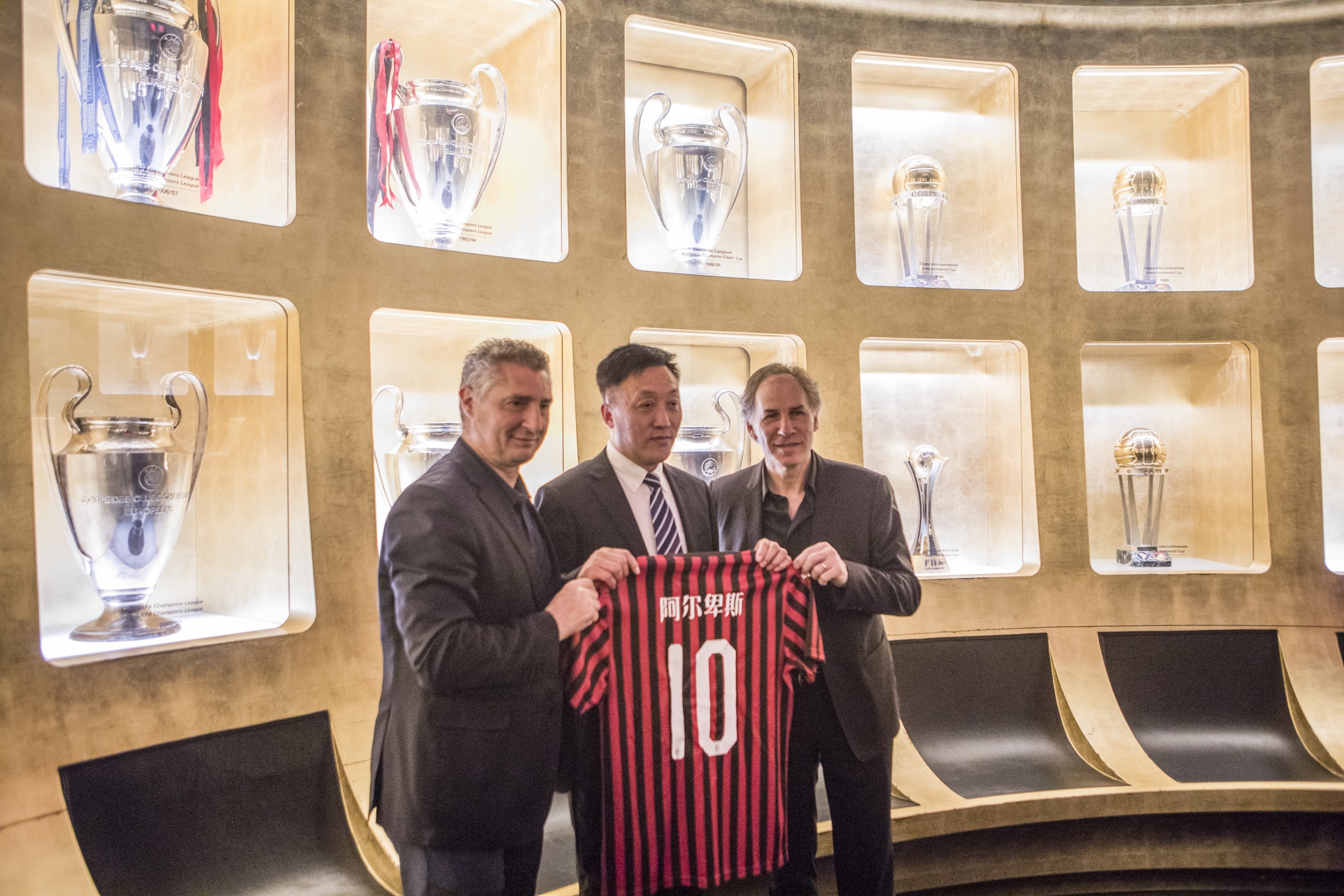 法国豪华阵容震撼全球（法国强大阵容惊艳全球）