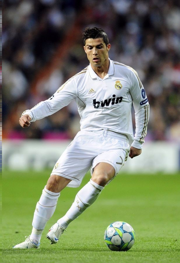 克罗斯谈皇马现状：不要总谈过去，我不需要别人说我想你（克罗斯评皇马近况：别老谈过去，我不需要听到“想你”）