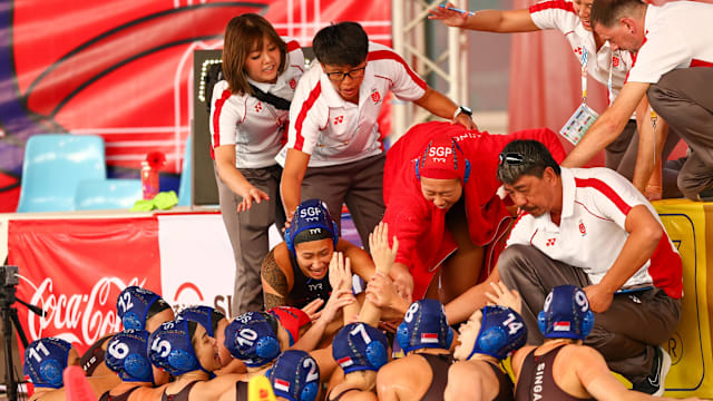 胡荷韬：球队合练才几天，很想拼下来但身体不在最好的状态（胡荷韬：合练仅几天，想拼但身体状态未到最佳）