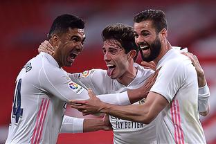 英超：曼联客场2-1击败莱斯特城（英超：曼联2-1客胜莱斯特城）