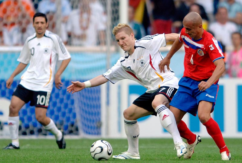 尤尔曼德：药厂目前无法和顶级球队比；阿隆索刚来时情况也这样（尤尔曼德：药厂暂时还比不过顶级强队，阿隆索上任初期亦然）