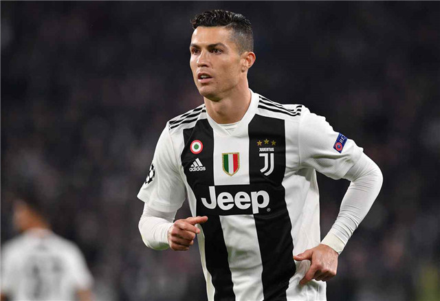 安东尼谈红牌：我没有犯规意图，昨晚一直在想这件事睡不着觉（安东尼回应红牌：并非故意犯规，这件事让我整夜难眠）