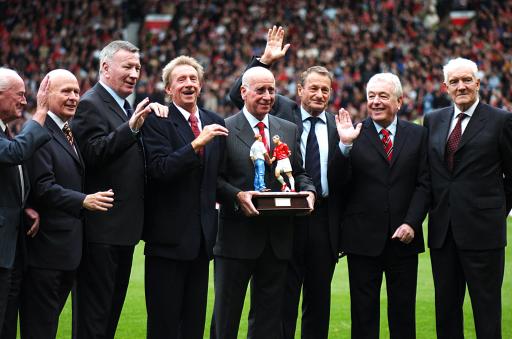 今天，法比奥特地找到训练基地负责洗衣的工作人员邵...（法比奥今日前往训练基地，专程探访负责洗衣的邵师傅）