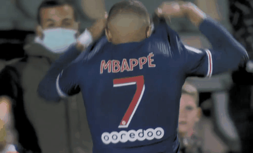 半场战报：沃尔夫斯堡1-1弗赖堡，佩契诺维奇，菲利普-特罗伊破门（上半场结束：沃尔夫斯堡1-1弗赖堡，佩契诺维奇与菲利普-特罗伊各入一球）