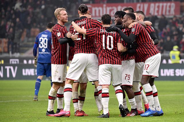 氛围不错，美国季前赛顺利收官后曼联球员集体团建（美国行完美收官，曼联众将集体团建氛围拉满）