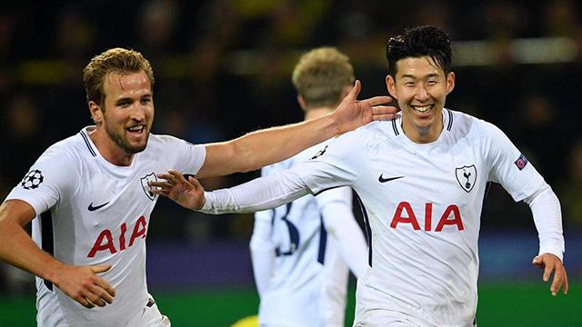 杠上！卡拉格喷费迪南德：草根代言人，怎么不聊聊世界杯票价（正面刚！卡拉格怼费迪南德：既是草根代言人，何不谈谈世界杯票价？）