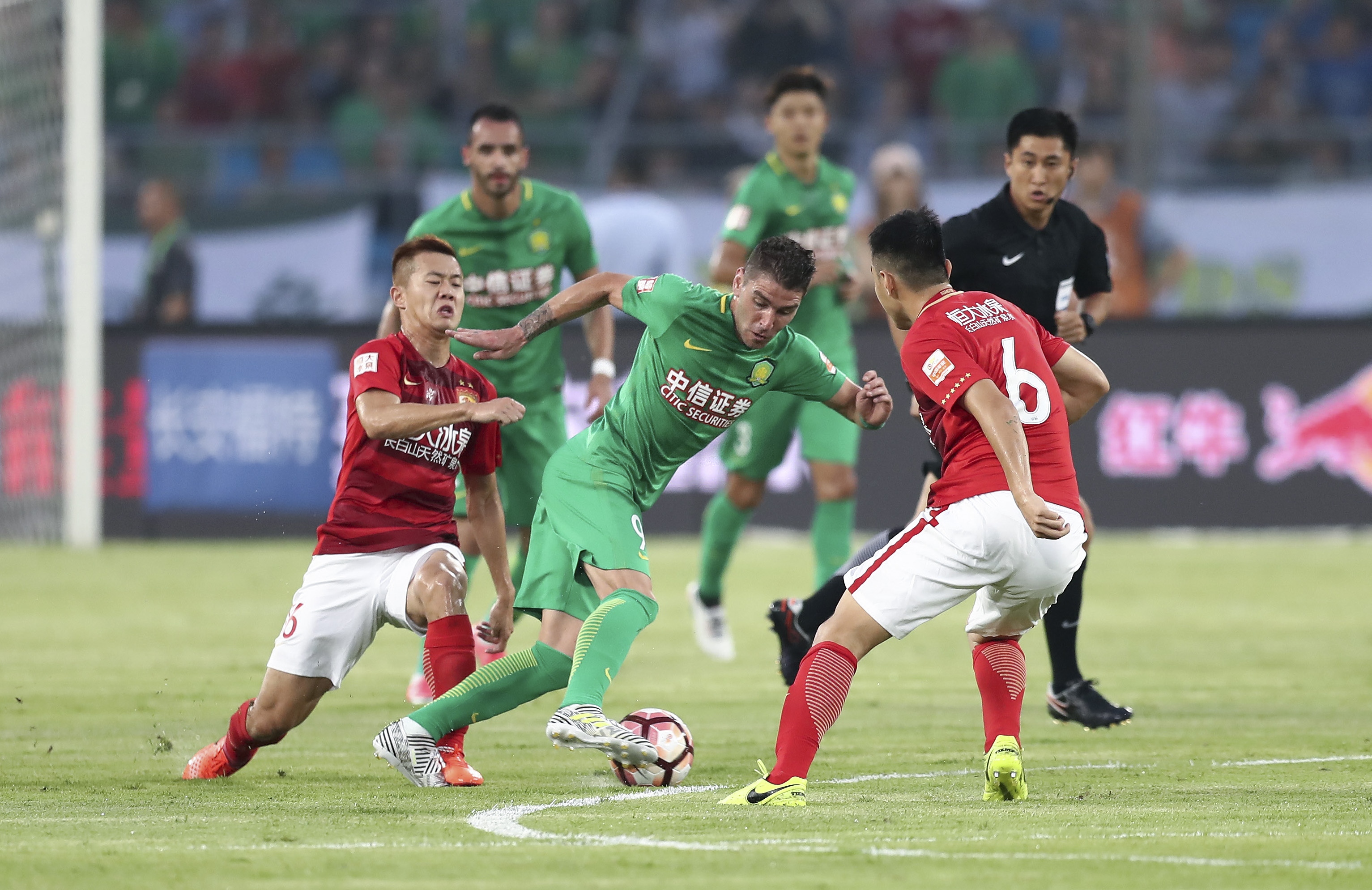 英超赛程提醒：曼城对阵利物浦,（英超焦点预告：曼城迎战利物浦）